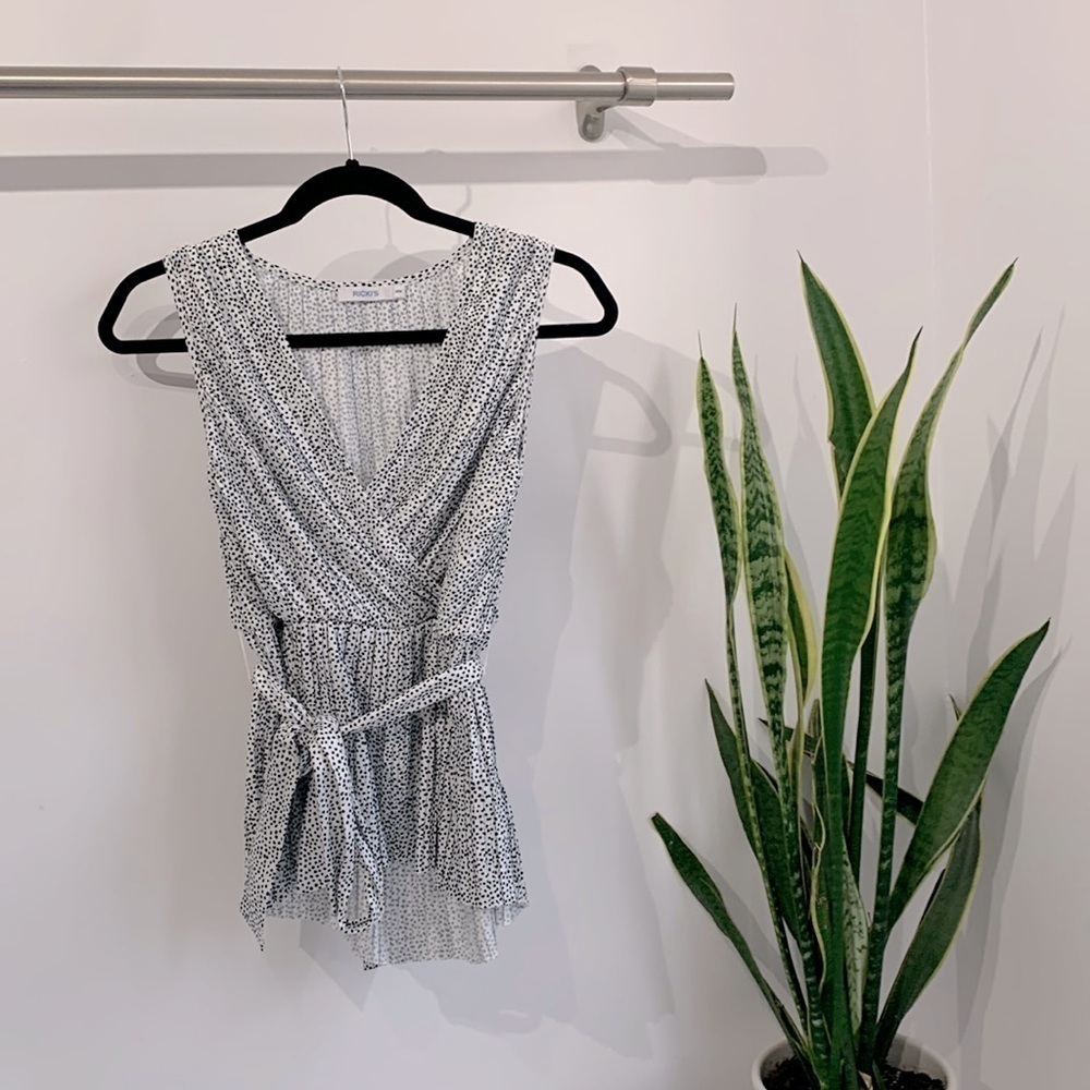 RICKI’S pleated polka dots top, black and white top size medium